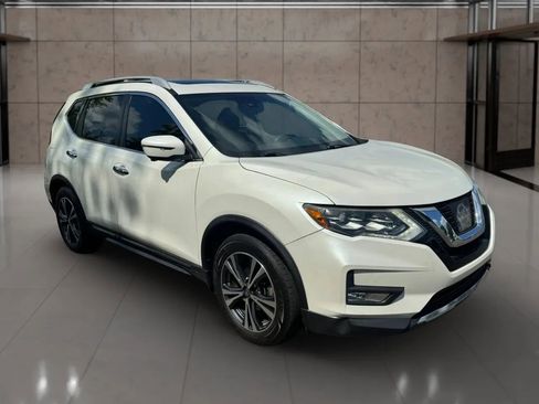 Used 2017 Nissan Rogue SL w/ SL Premium Package FWD image 9