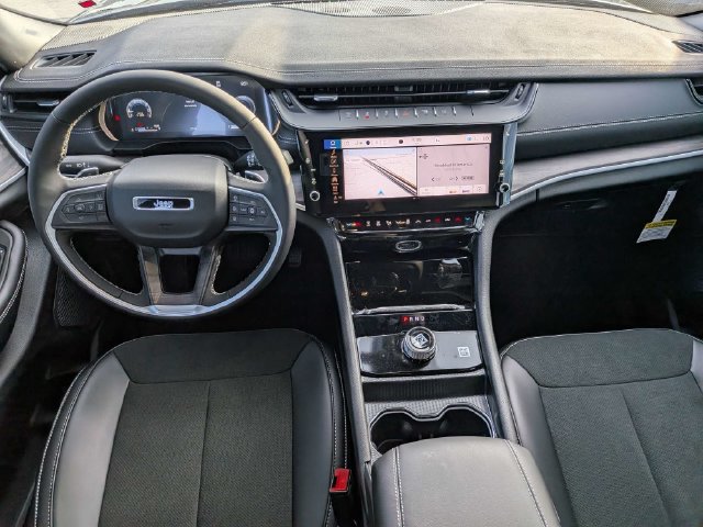 New 2027 Jeep Grand Cherokee Altitude RWD image 17