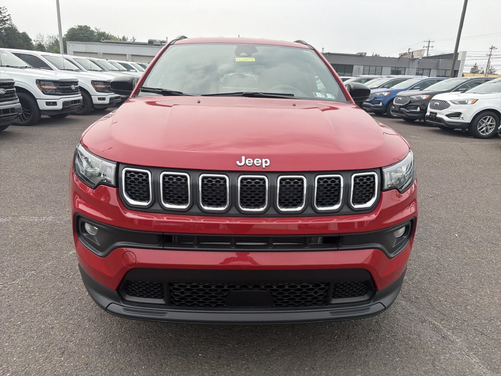 Used 2023 Jeep Compass Latitude AWD/4WD image 8