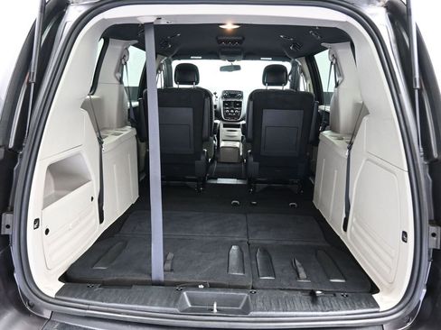 Used 2016 Dodge Grand Caravan SE image 51