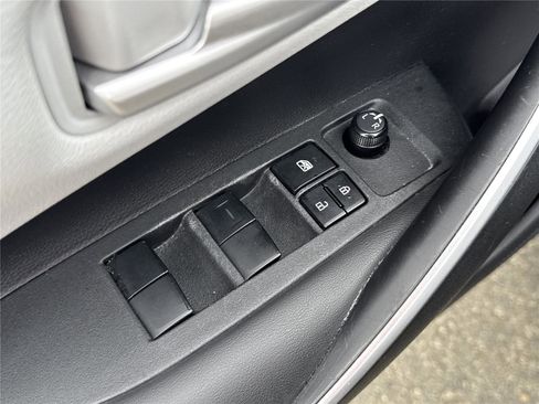 Used 2023 Toyota Corolla SE FWD image 15