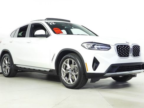 Used 2022 BMW X4 xDrive30i w/ Parking Assistance Package image 4