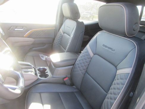 New 2026 GMC Canyon Denali image 14