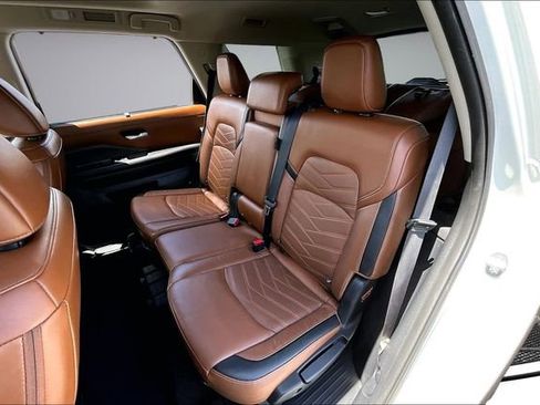 Certified 2023 Nissan Pathfinder Platinum w/ Cargo Package FWD image 22