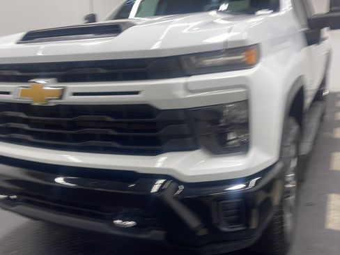 Used 2024 Chevrolet Silverado 2500 Custom w/ Custom Value Package AWD/4WD image 25