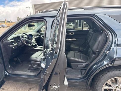 Certified 2022 Ford Explorer XLT w/ Equipment Group 202A AWD/4WD image 7