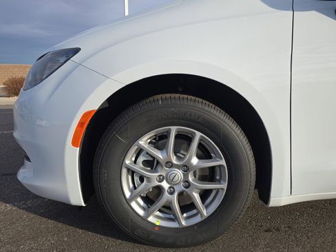 New 2026 Chrysler Voyager LX image 11