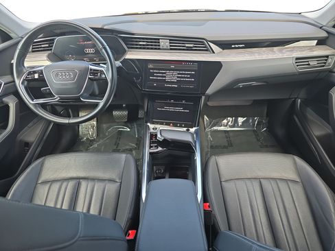 Used 2021 Audi e-tron Premium Plus w/ Premium Plus Package AWD/4WD image 9