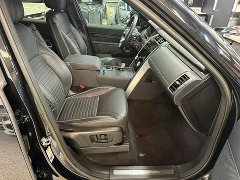 Used 2023 Land Rover Discovery Metropolitan Edition AWD/4WD image 29