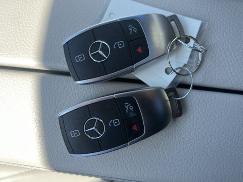 Used 2020 Mercedes-Benz GLB 250 4MATIC image 38