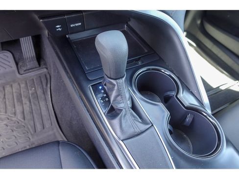 Certified 2019 Toyota Camry LE w/ Convenience Package FWD image 17
