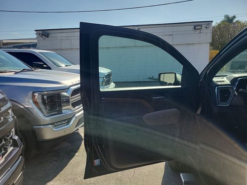 Used 2024 GMC Canyon Denali w/ LPO, Denali Black Edition image 22