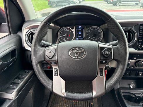 Certified 2022 Toyota Tacoma SR5 w/ Technology Package AWD/4WD image 20