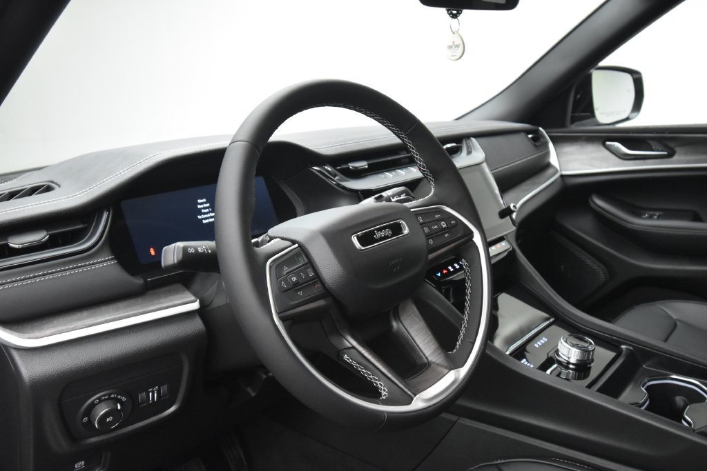 New 2027 Jeep Grand Cherokee Limited AWD/4WD image 31