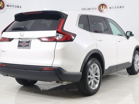 Used 2024 Honda CR-V EX image 3
