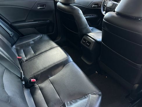 Used 2016 Honda Accord EX-L image 32