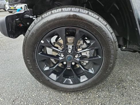 Used 2024 Jeep Wrangler Unlimited Sahara AWD/4WD image 10