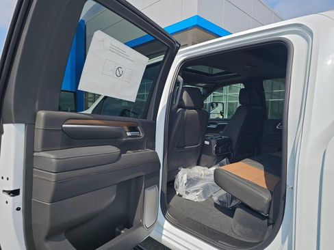 New 2026 Chevrolet Silverado 3500 High Country w/ High Country Premium Package AWD/4WD image 19