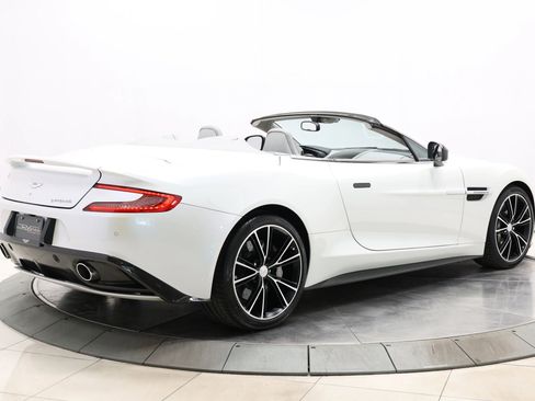 Used 2014 Aston Martin Vanquish Volante RWD image 4