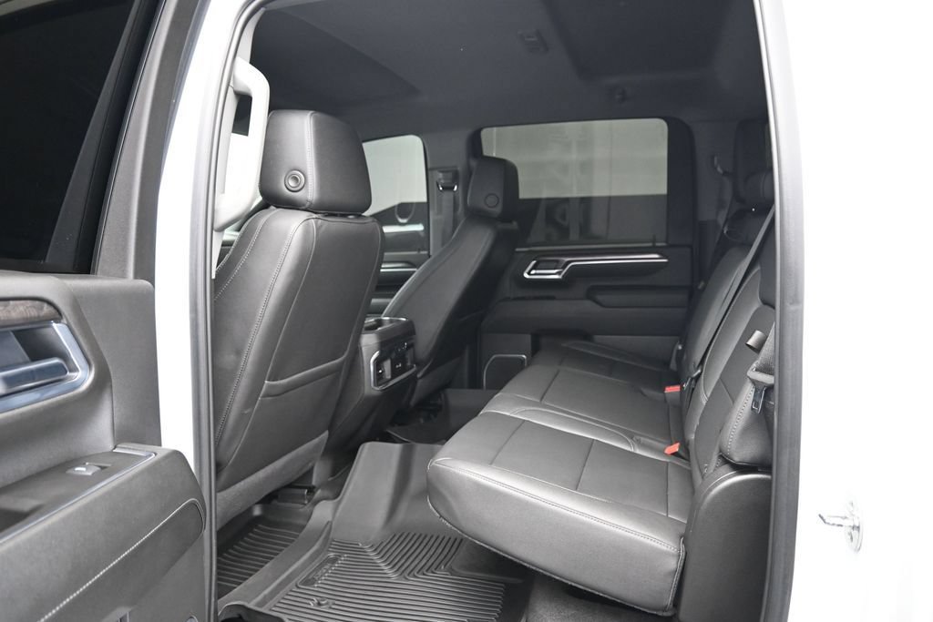 Used 2025 Chevrolet Silverado 3500 LTZ w/ LTZ Plus Package AWD/4WD image 14