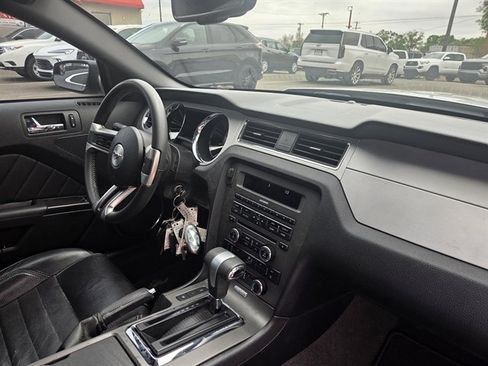 Used 2012 Ford Mustang Premium image 4
