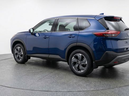 Used 2025 Nissan Rogue SV image 6