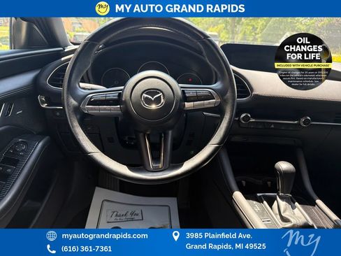 Used 2020 MAZDA MAZDA3 Hatchback w/ Preferred Package FWD image 13