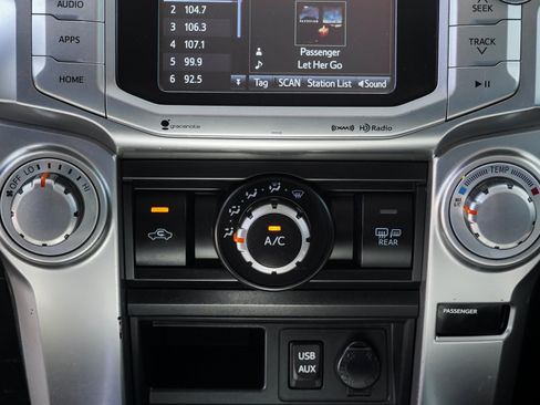 Used 2016 Toyota 4Runner SR5 AWD/4WD image 34