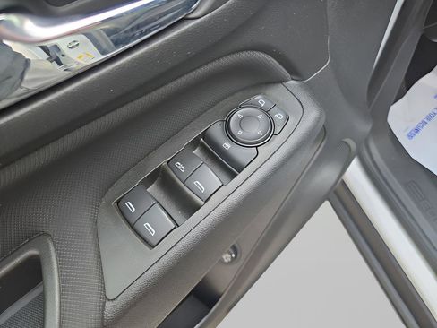 Used 2023 Chevrolet Equinox RS image 21