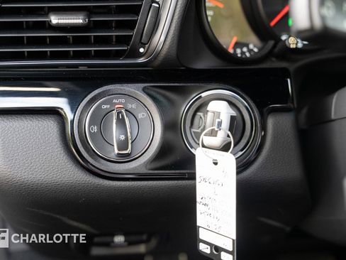 Used 2019 Porsche 911 Carrera T image 27