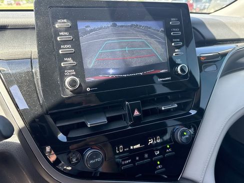 Used 2022 Toyota Camry LE image 21