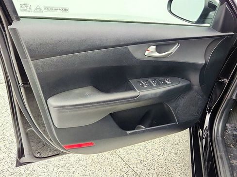 Used 2019 Kia Forte LXS FWD image 10