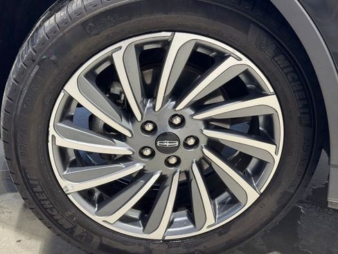 Used 2024 Lincoln Corsair Reserve w/ Equipment Group 201A image 7