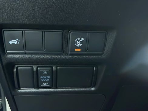 Used 2021 Nissan Armada SL w/ Captain's Chairs Package AWD/4WD image 21