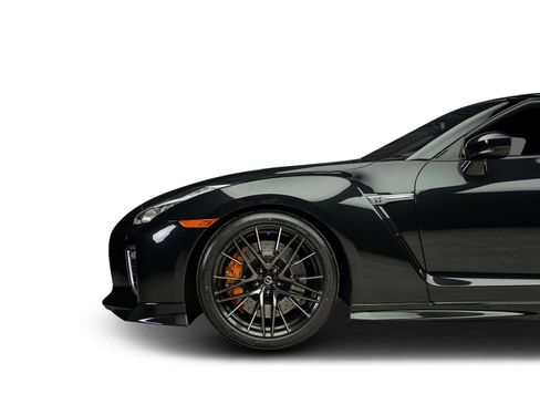 Used 2021 Nissan GT-R Premium AWD/4WD image 20