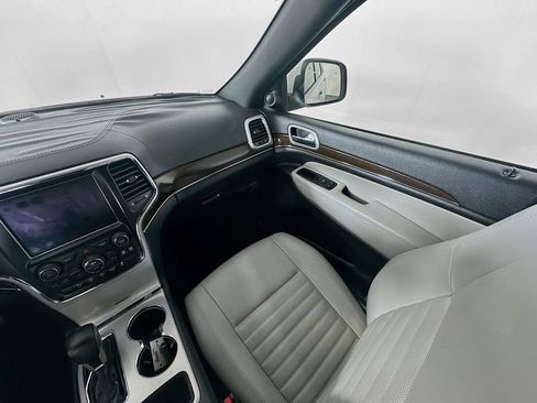 Used 2018 Jeep Grand Cherokee Limited image 11