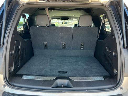 Used 2021 Chevrolet Suburban Z71 w/ Luxury Package AWD/4WD image 23