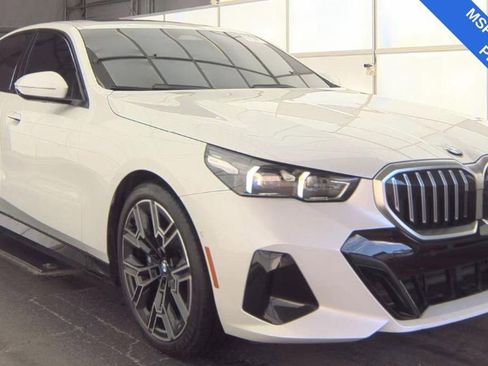 Used 2024 BMW 530i w/ M Sport Package image 3
