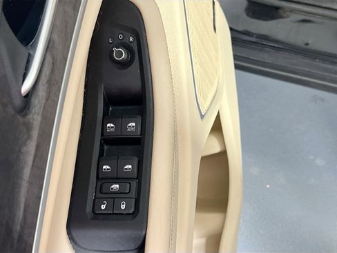 Used 2022 Jeep Grand Cherokee Limited image 18