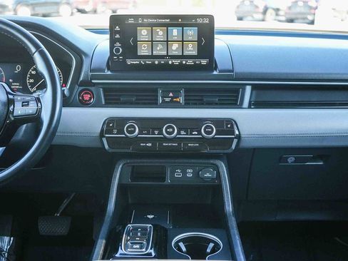 Certified 2025 Honda Pilot Touring image 13