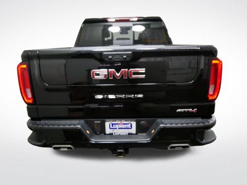 Used 2025 GMC Sierra 1500 AT4 w/ AT4 Premium Package AWD/4WD image 4