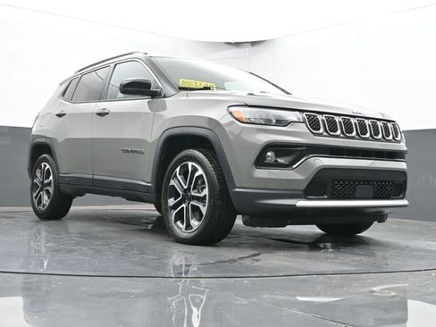 Used 2024 Jeep Compass Limited image 41