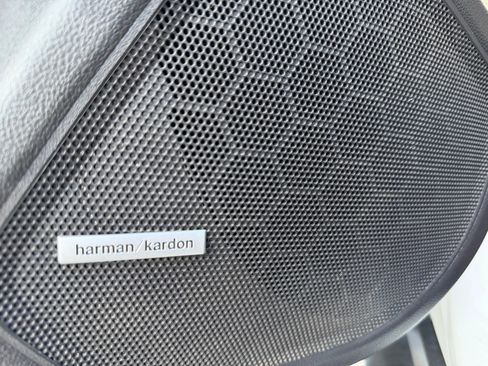 Used 2016 Subaru Outback 3.6R Limited image 18