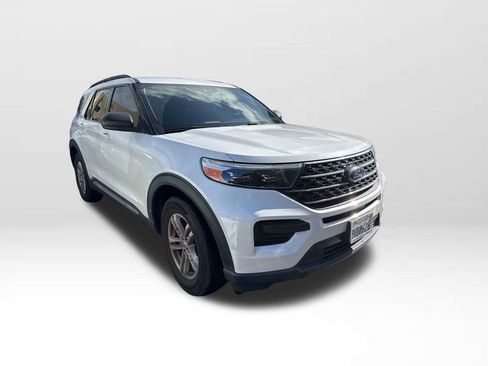 Used 2023 Ford Explorer XLT image 17