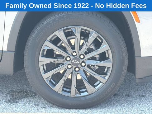 Used 2023 Chevrolet Traverse RS w/ LPO, Cargo Package FWD image 12