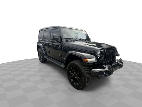 Used 2021 Jeep Wrangler Unlimited Sahara image 2