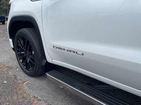 Used 2023 GMC Sierra 1500 Denali w/ Technology Package AWD/4WD image 14