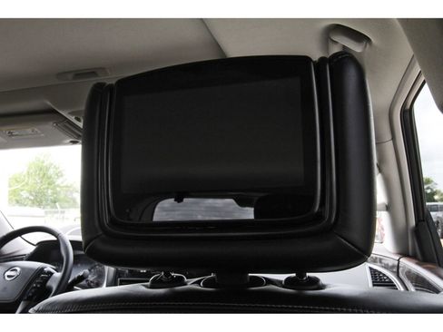 Used 2022 Nissan Armada Platinum w/ Captain's Chairs Package RWD image 17