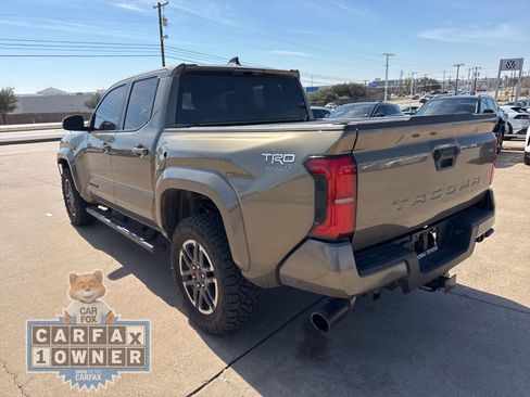 Used 2025 Toyota Tacoma TRD Sport image 5