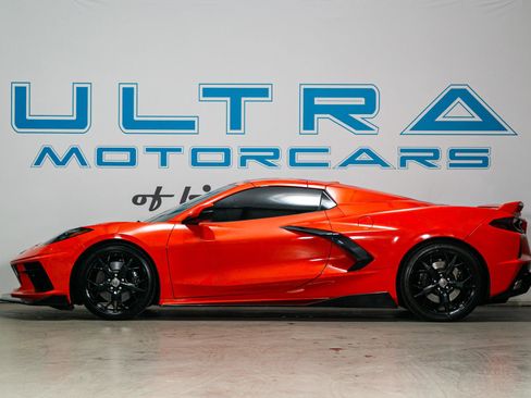 Used 2021 Chevrolet Corvette Stingray Preferred Conv w/ Z51 Performance Package RWD image 3